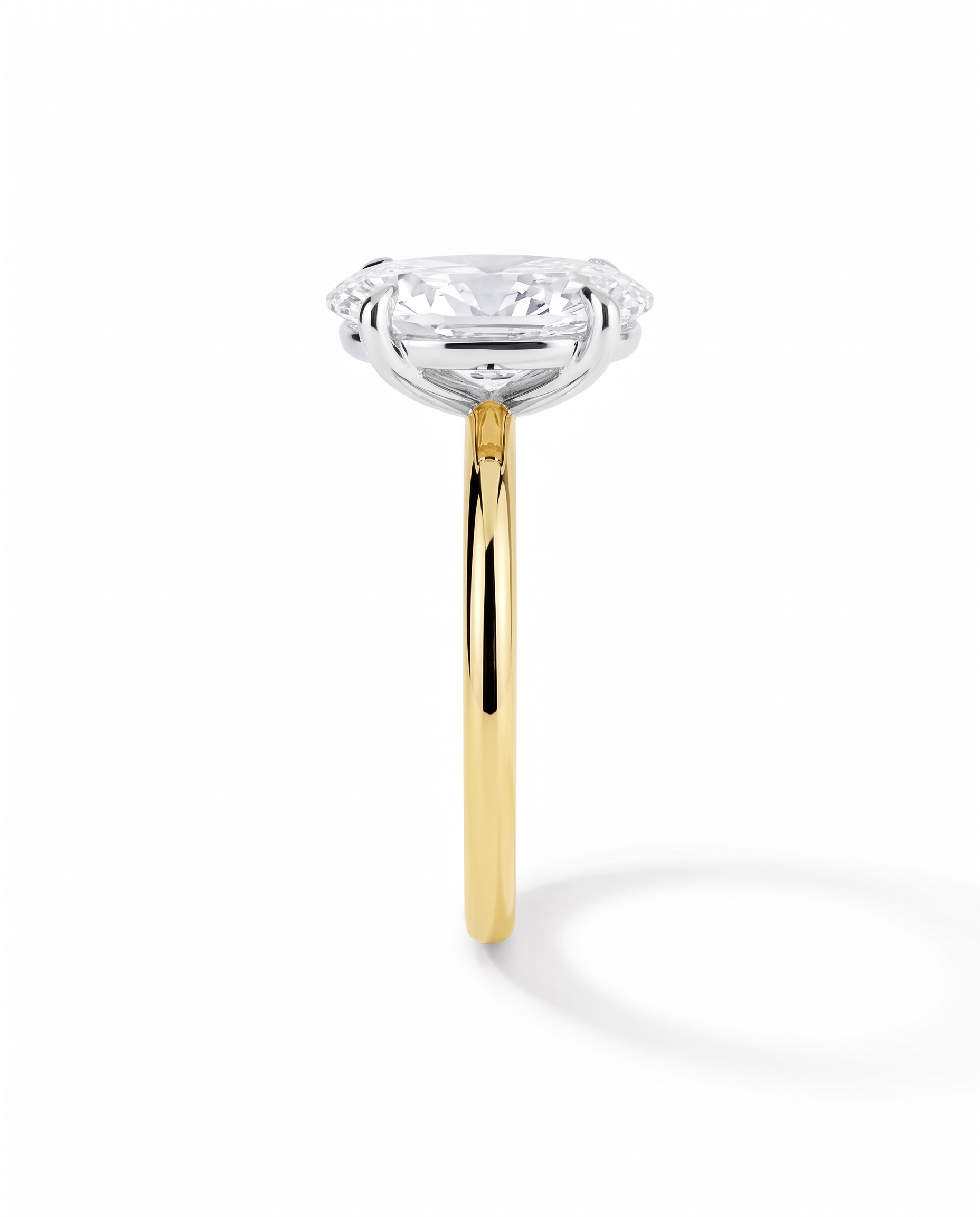Round Diamond Engagement Ring